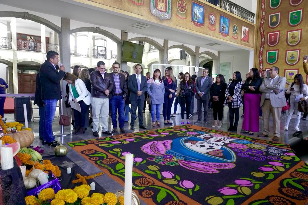 Presentan ofrenda dedicada a Leandro Rosete en el Congreso local